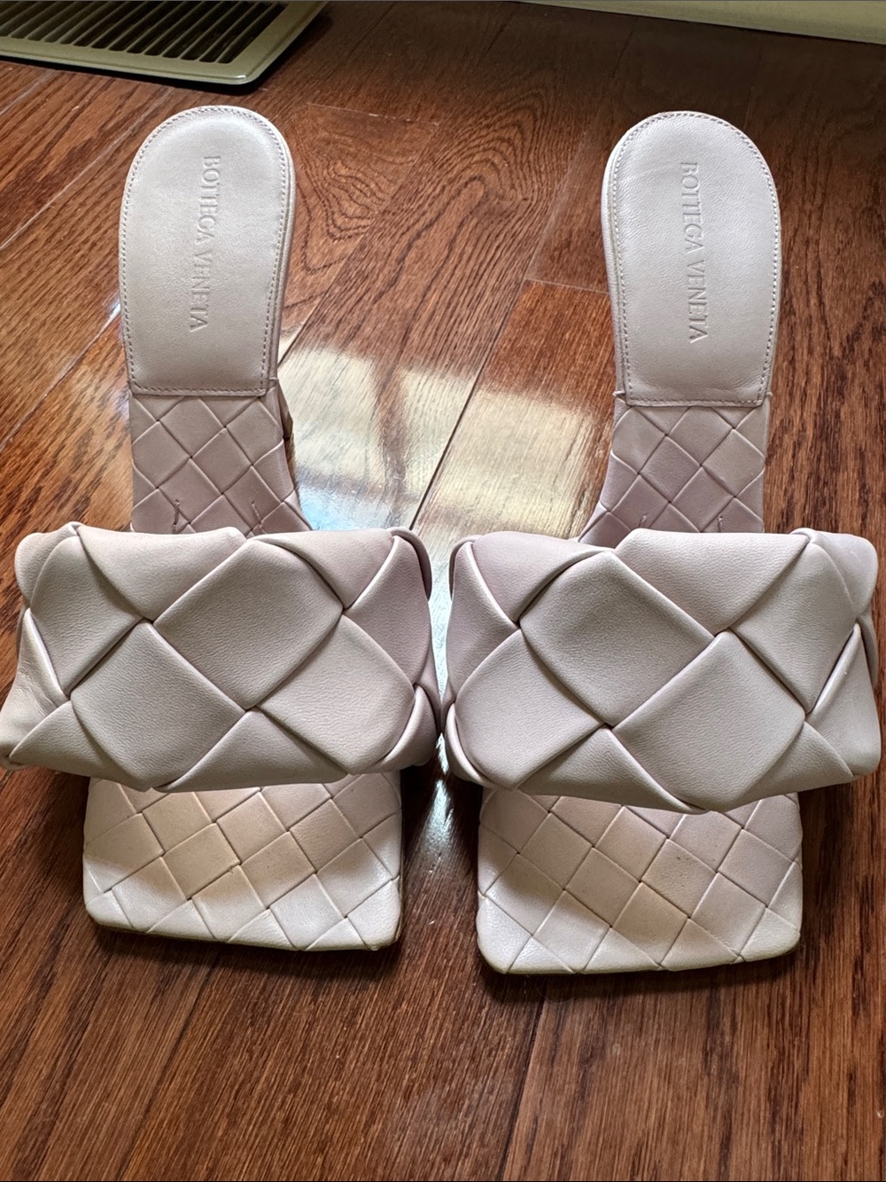 Bottega Veneta Blush Pink Intrecciato Padded Slide - Picture 2 of 5